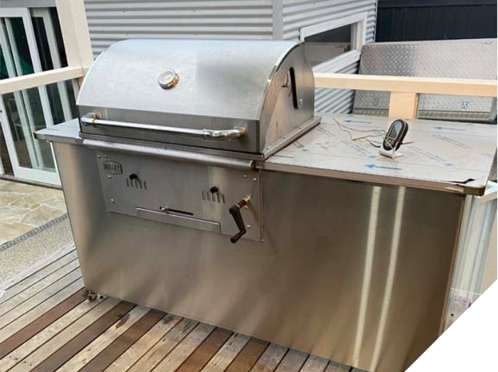 Stainless steel fabricated cabinet and sink unit for commercial use
